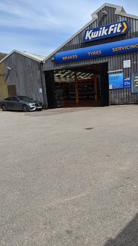 Comments and reviews of Kwik Fit - Watford - Bushey Mill Lane