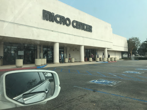 Micro Center image