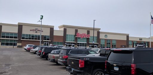 Grocery Store «Hy-Vee», reviews and photos, 1500 Central Park Commons Dr, Eagan, MN 55121, USA