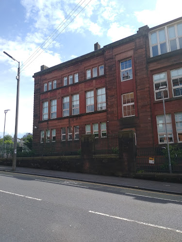 Reviews of Hyndland Secondary School in Glasgow - School