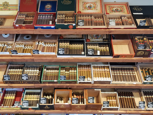 Cigar Shop «Osi Tobacco», reviews and photos, 4836 Hills and Dales Rd NW, Canton, OH 44708, USA