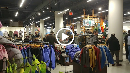 Sportswear Store «Columbia Sportswear at Oakbrook Center», reviews and photos, 460 Oakbrook Center, Oak Brook, IL 60523, USA