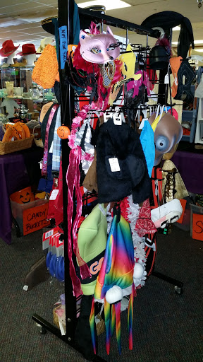 Thrift Store «H2O Help & Hope To Others», reviews and photos, 451 SE Maple St, Dallas, OR 97338, USA