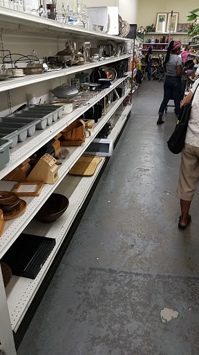 Thrift Store «Veterans Thrift Store», reviews and photos, 1190 Garey Ave, Pomona, CA 91766, USA