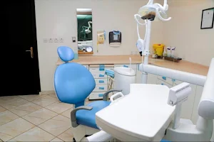 Ivory Dental Clinic عيادات ايفوري لطب الاسنان image