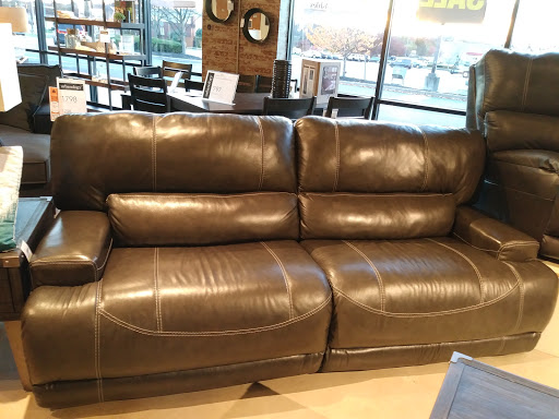 Mattress Store «Wolf Furniture», reviews and photos, 4661 Lindle Rd, Harrisburg, PA 17111, USA