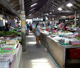 Hua Thanon Wet Market photo