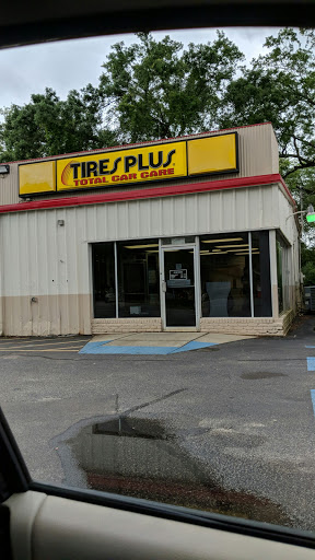 Tire Shop «Tires Plus», reviews and photos, 8565 N Davis Hwy, Pensacola, FL 32514, USA