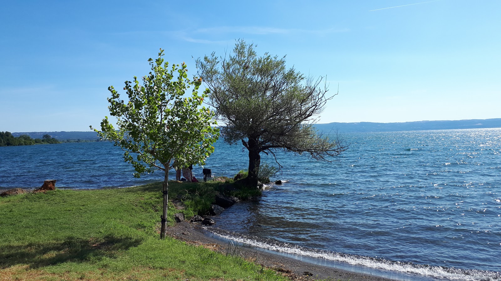 Fotografie cu Spiaggia dell'Acetosa - locul popular printre cunoscătorii de relaxare