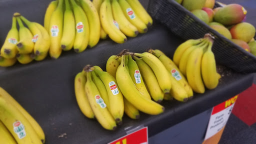 Supermarket «Food King», reviews and photos, 100 E Colonial Pkwy, Devine, TX 78016, USA