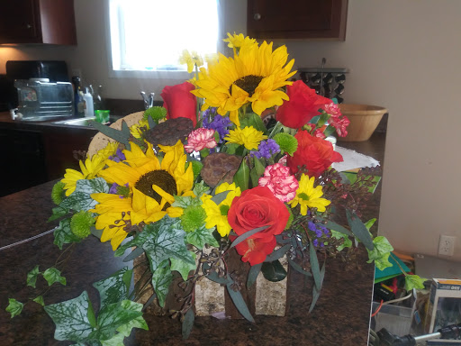 Florist «A Touch of Glass Florist», reviews and photos, 3254 West Rd, Trenton, MI 48183, USA