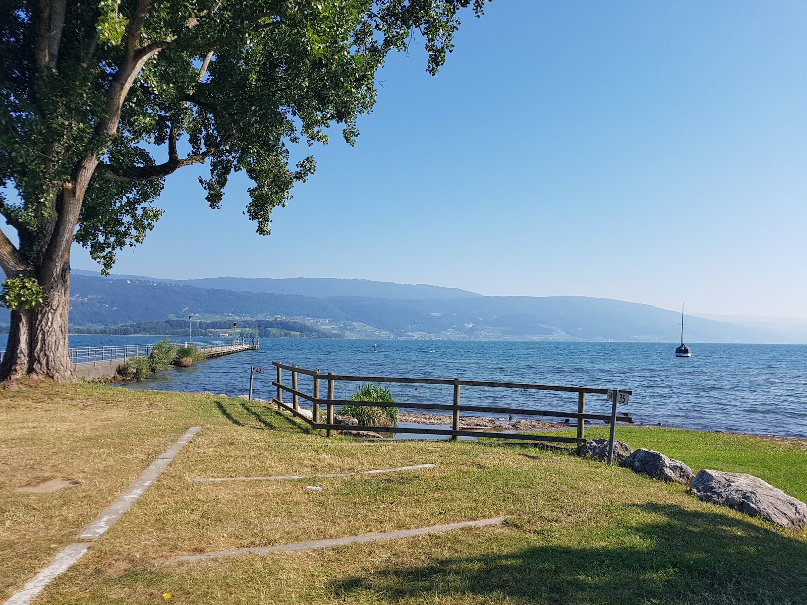 Foto di Strandbad Luscherz area servizi