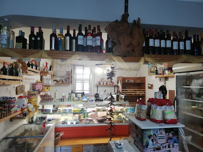 Alimentari Abbruzzo - Al borgo da Peppe Piazza castello, 18, 88069 Squillace CZ, Italia