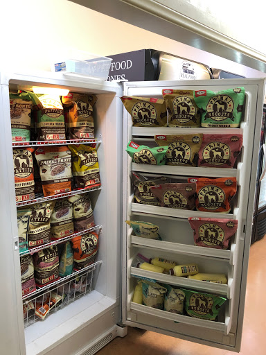 Pet Supply Store «California Pet Center», reviews and photos, 21906 Ventura Blvd, Woodland Hills, CA 91364, USA