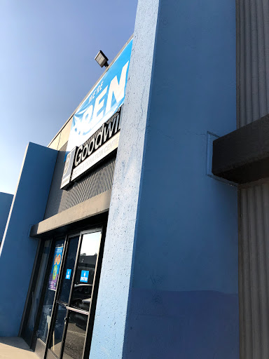 Thrift Store «Goodwill», reviews and photos, 340 S Fair Oaks Ave, Pasadena, CA 91105, USA