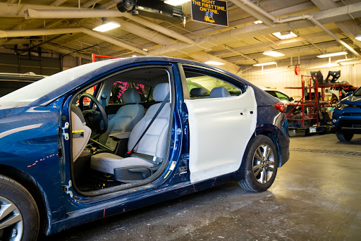 Auto Body Shop «ABRA Auto Body & Glass», reviews and photos, 855 Kraft St, Clarksville, TN 37040, USA