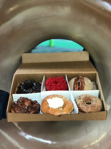 Donut Shop «Do-Rite Donuts & Coffee», reviews and photos, 50 W Randolph St, Chicago, IL 60601, USA