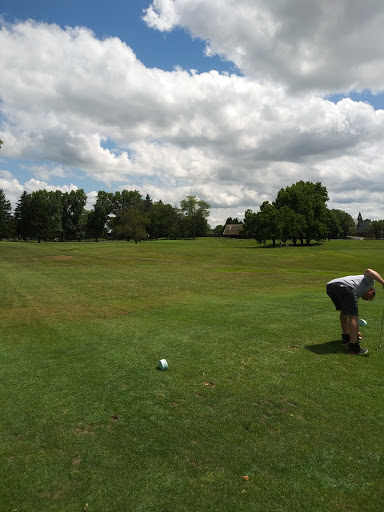 Golf Course «Par 3 Golf Course», reviews and photos, 3362 Fairlawn Dr, Columbus, IN 47203, USA