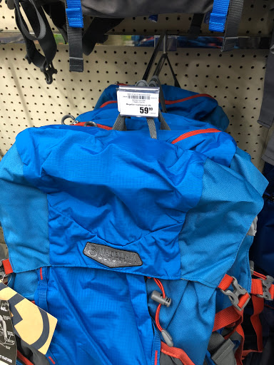 Sporting Goods Store «Academy Sports + Outdoors», reviews and photos, 7513 N Interstate Hwy 35, Austin, TX 78752, USA