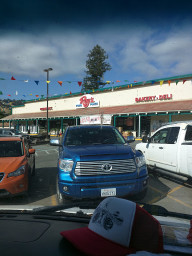 Grocery Store «Rays Food Place», reviews and photos, 875 Redwood Dr, Garberville, CA 95542, USA