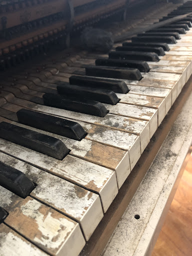 Piano repair service Hampton