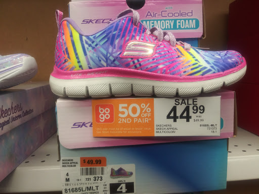 Shoe Store «Rack Room Shoes», reviews and photos, 9600 S Interstate Hwy 35 N100, Austin, TX 78748, USA