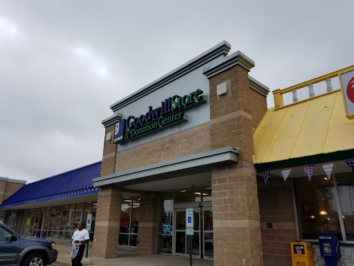 Goodwill Store & Donation Center, 675 W North Ave, Elmhurst, IL 60126, USA, 