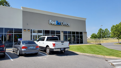 Print Shop «FedEx Office Print & Ship Center», reviews and photos, 207 Stones River Mall Blvd c, Murfreesboro, TN 37129, USA