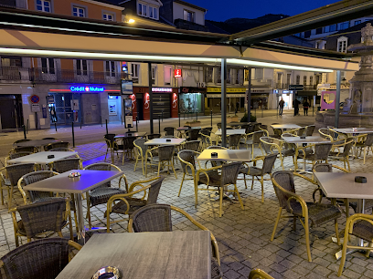 Le Van Gogh brasserie Pizzeria - 16 Pl. Marcadal, 65100 Lourdes, France