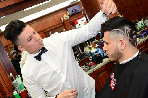 Barber Shop «Famous Fadez Schaumburg», reviews and photos, 853 E Algonquin Rd, Schaumburg, IL 60173, USA