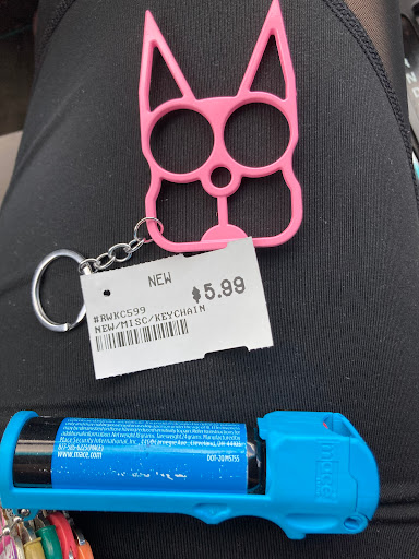 Clothing Store «Uptown Cheapskate», reviews and photos, 8664 E Shea Blvd, Scottsdale, AZ 85260, USA