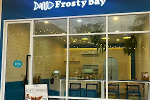 Frosty bay image
