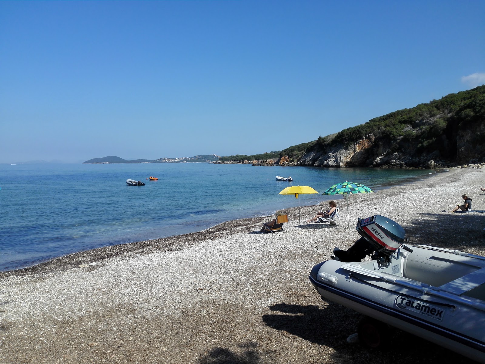 Foto van Sofas beach met kleine baai