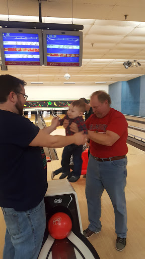 Bowling Alley «Wood Dale Bowl», reviews and photos, 155 E Irving Park Rd, Wood Dale, IL 60191, USA