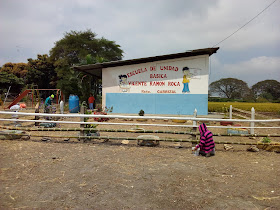 Escuela de Educacion Basica Vicente Ramon Roca