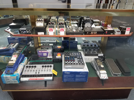 Pawn Shop «Silver Lining Jewelry & Loan», reviews and photos, 2122 NE Sandy Blvd, Portland, OR 97232, USA