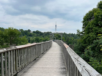 Menesetung Bridge