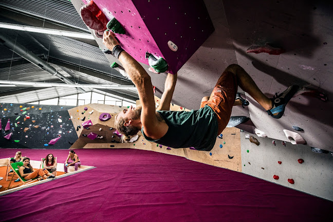 Rezensionen über einstein Klettern in der Boulderhalle Duisburg | Kindergeburtstag - Schulsport - Ferienprogramme in Risch - Fitnessstudio