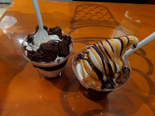 Ice Cream Shop «Cow Tipping Creamery», reviews and photos, 4715 S Lamar Blvd, Austin, TX 78745, USA