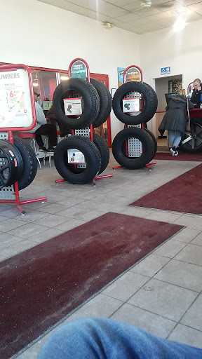 Tire Shop «Discount Tire Store - Clinton Township, MI», reviews and photos, 33633 Gratiot Ave, Charter Twp of Clinton, MI 48035, USA