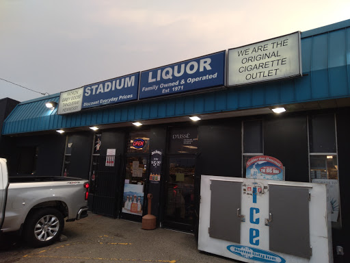 Liquor Store «Stadium Liquor Store», reviews and photos, 319 W 4th St, Covington, KY 41011, USA