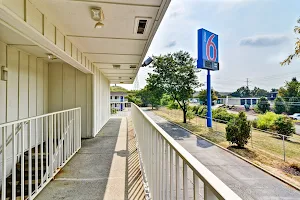Motel 6 Pittsburgh, PA - Crafton image