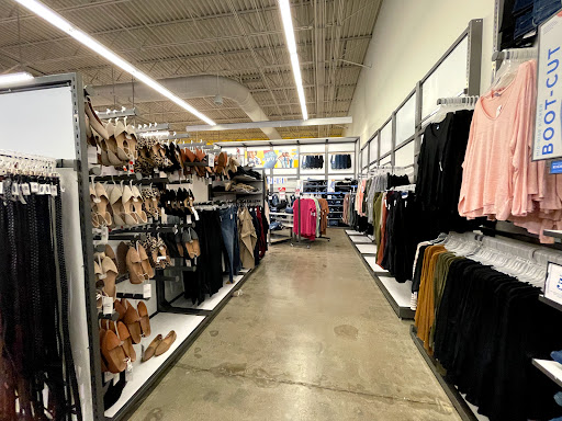 Clothing Store «Old Navy», reviews and photos, 4300 Towne Center Dr, Louisville, KY 40241, USA