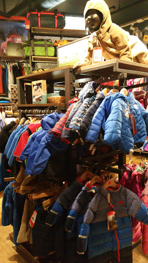 Clothing Store «The North Face Store», reviews and photos, 90 Church St, Burlington, VT 05401, USA