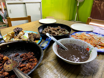 COCINA Y ABARROTES DOñA MAGO