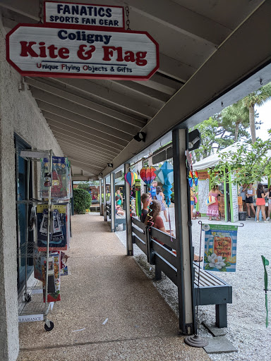 Shopping Mall «Coligny Plaza Shopping Center», reviews and photos, 1 N Forest Beach Dr, Hilton Head Island, SC 29928, USA