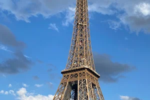 Batobus Station - Tour Eiffel image