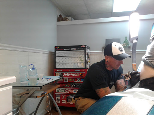 Tattoo Shop «Wild Wonderful Tattoo», reviews and photos, 205 E Main St, Hedgesville, WV 25427, USA