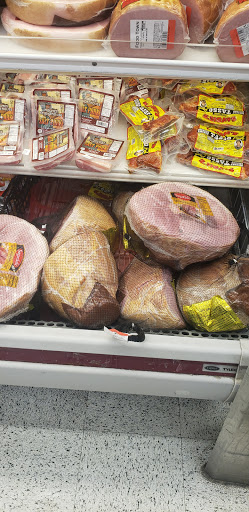 Grocery Store «Food Town», reviews and photos, 302 N Main St, Highlands, TX 77562, USA