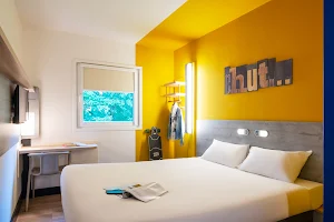 ibis budget Amsterdam Airport image